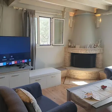 Casa Tranquila For 6 Near Holiday home